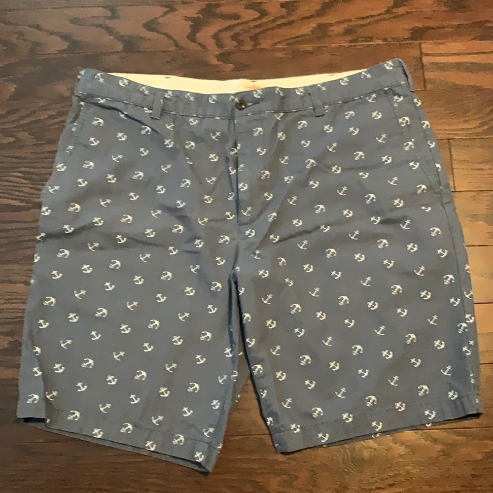 Mens Docker shorts Navy with anchors.